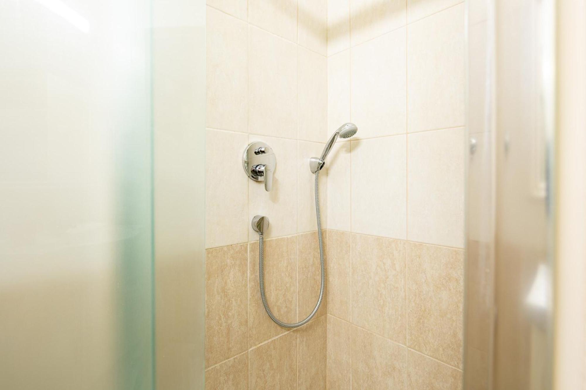 Apartament Central - Spacious - Green - Modern *