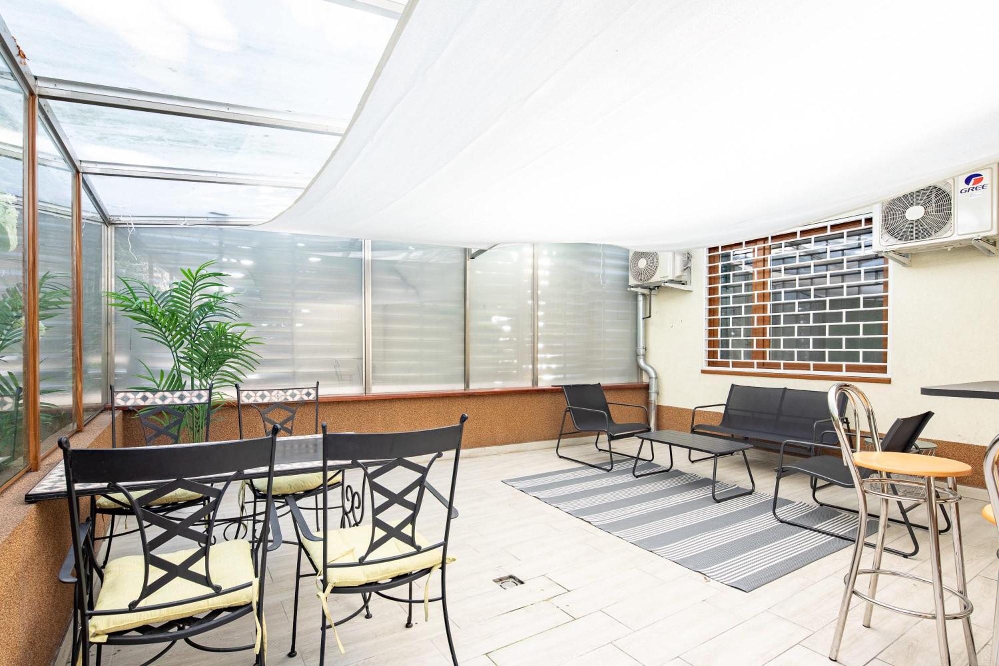 Apartment Central - Spacious - Green - Modern *
